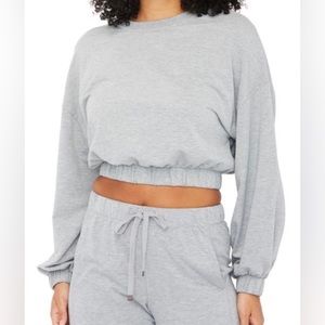 EVI CROP SWEATSHIRT IN HEATHERED GREY SMALL